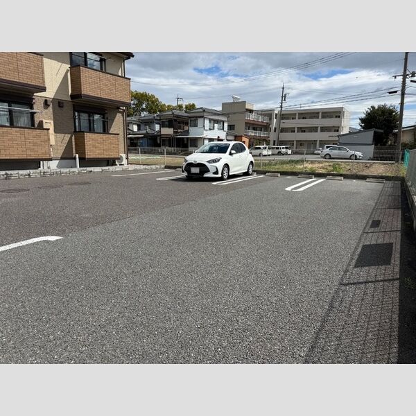 駐車場 (駐車場)