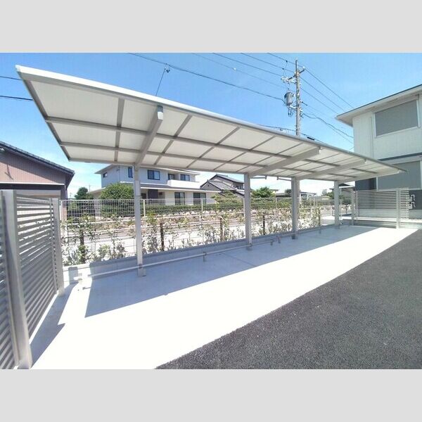 現地周辺 (駐輪場)