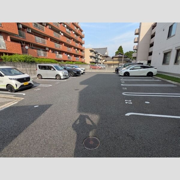 駐車場 (駐車場)