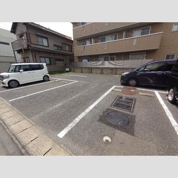 駐車場 (駐車場)