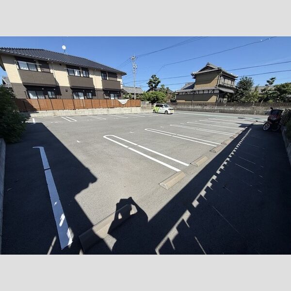 駐車場 (駐車場)