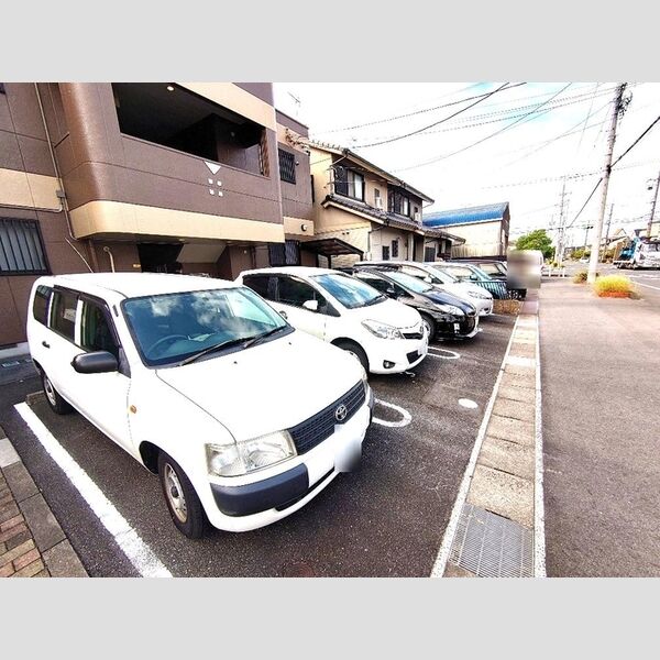 駐車場 (駐車場)