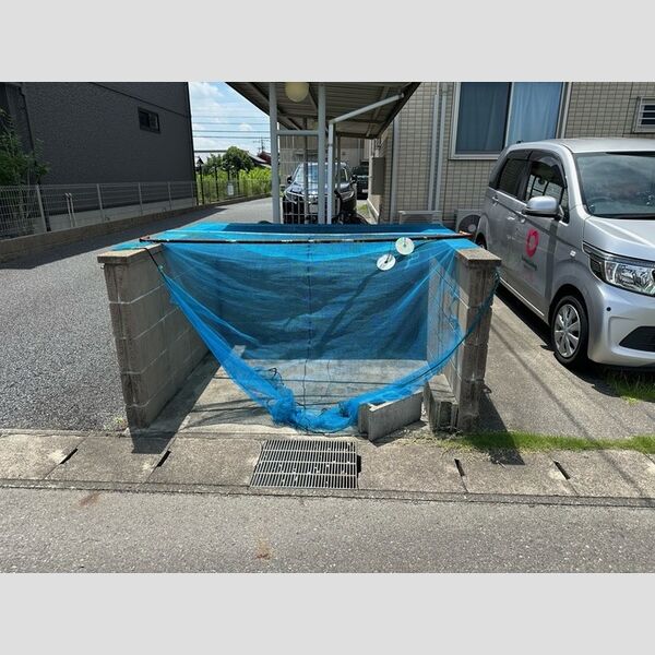 現地周辺 (ゴミ置場)