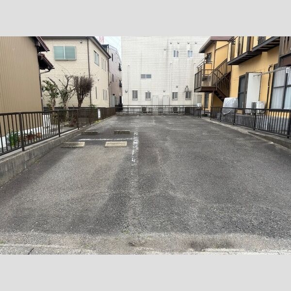 駐車場 (駐車場)