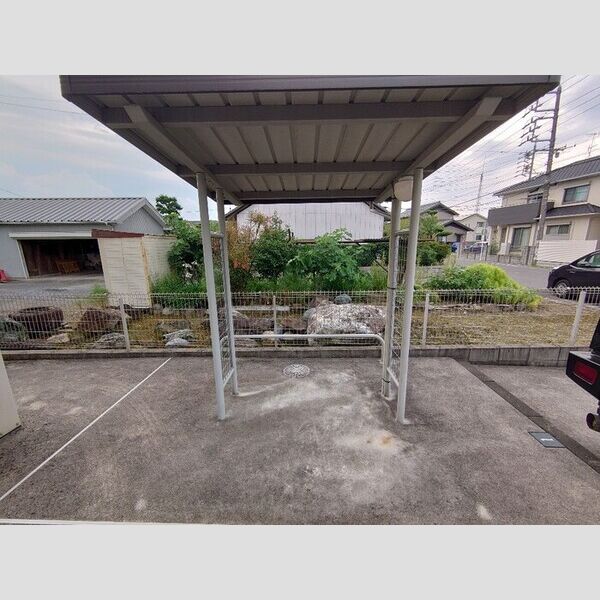 現地周辺 (駐輪場)