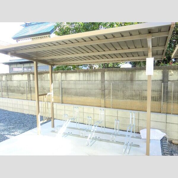 現地周辺 (駐輪場)