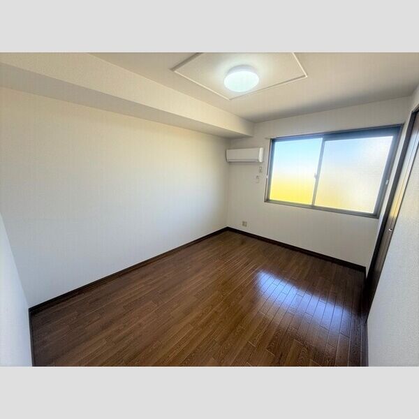 その他 (北側洋室)