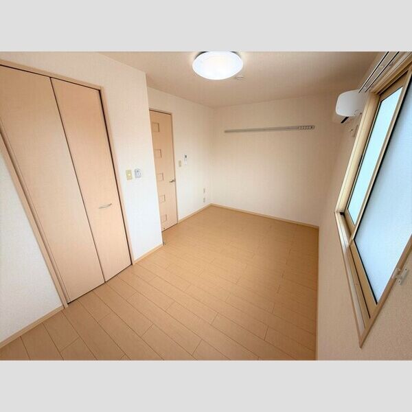 その他 (北側洋室)