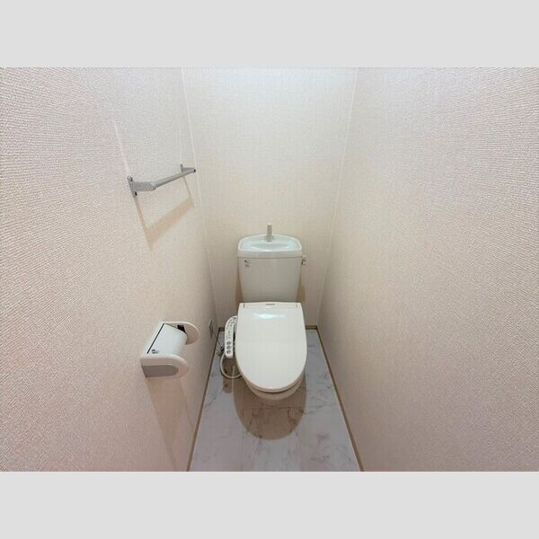 トイレ (温水洗浄暖房便座)