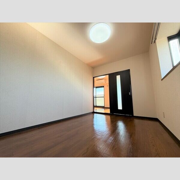 その他 (西側洋室)