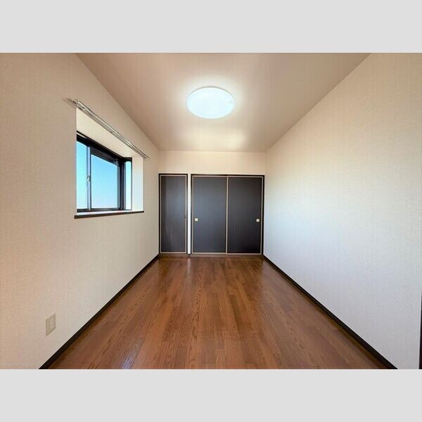 その他 (西側洋室)