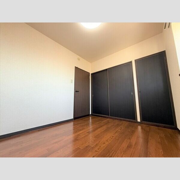 その他 (北側洋室)