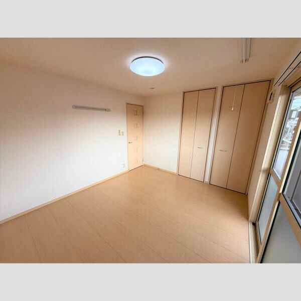 その他 (南側洋室)