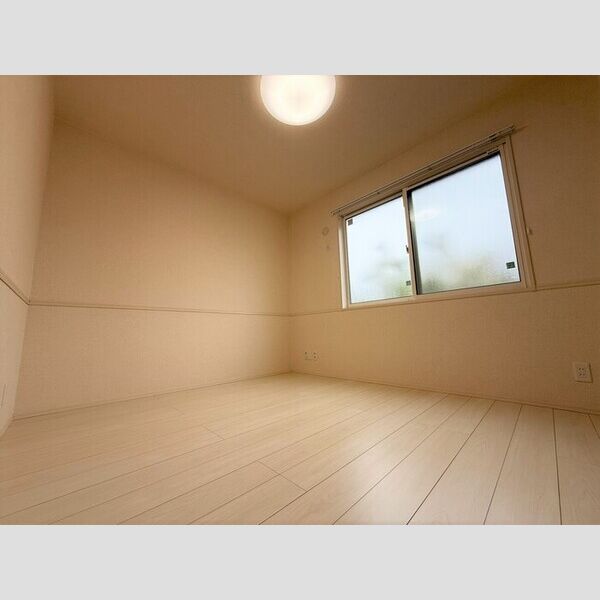 その他 (北側洋室)