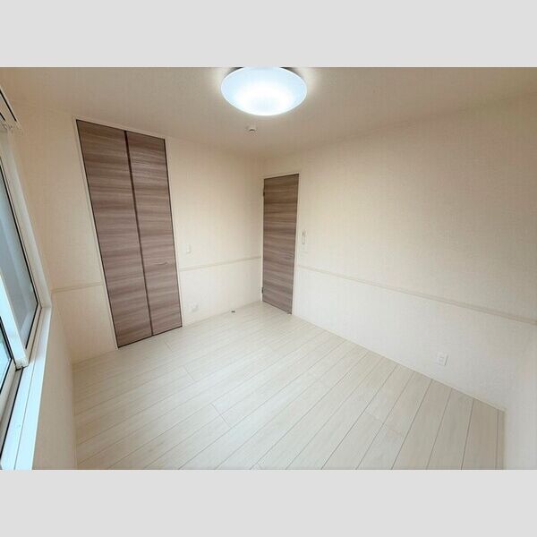 その他 (北側洋室)