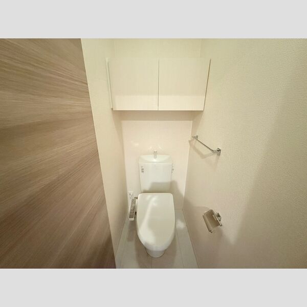 トイレ (温水洗浄暖房便座)