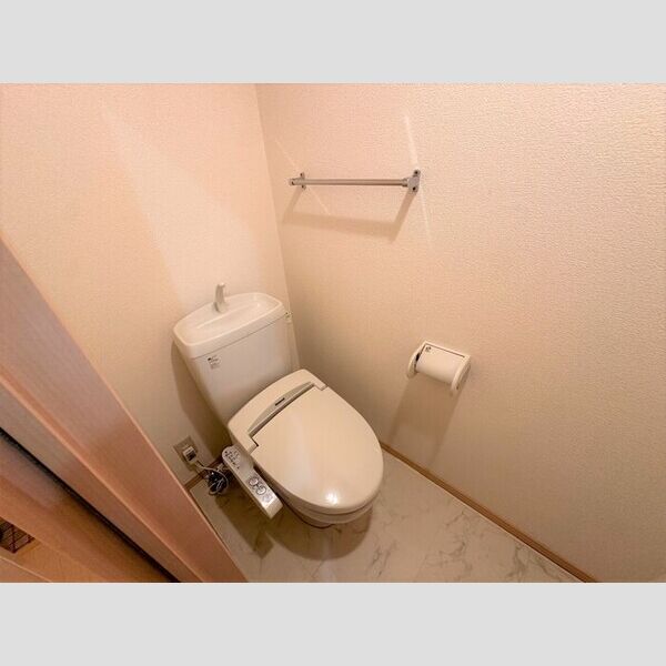 トイレ (温水洗浄暖房便座)