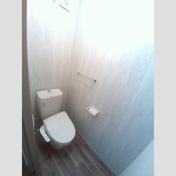 トイレ (温水洗浄暖房便座)