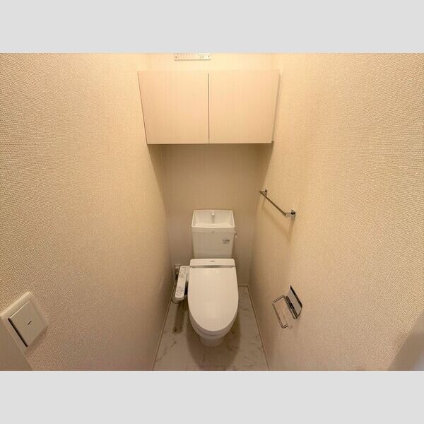 トイレ (温水洗浄暖房便座)