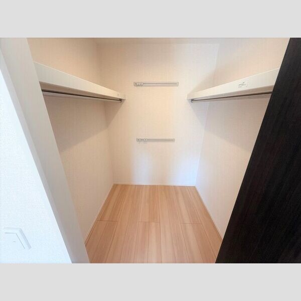 収納 (ウォークインクローゼット)