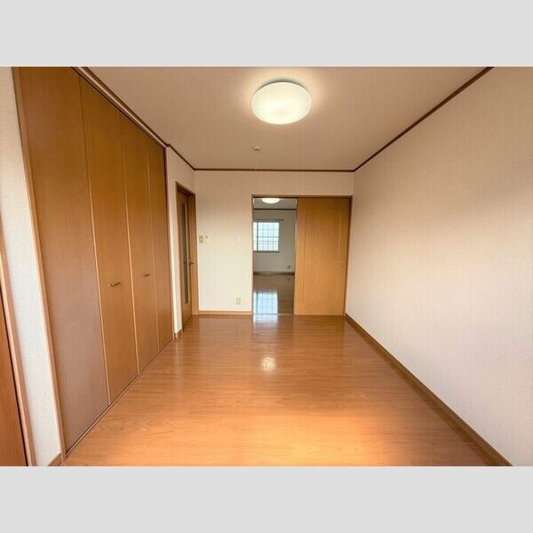 その他 (南側洋室)