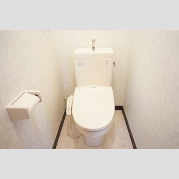 トイレ (温水洗浄暖房便座付トイレ)