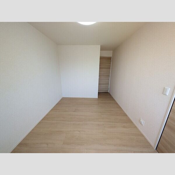 その他 (北側洋室)