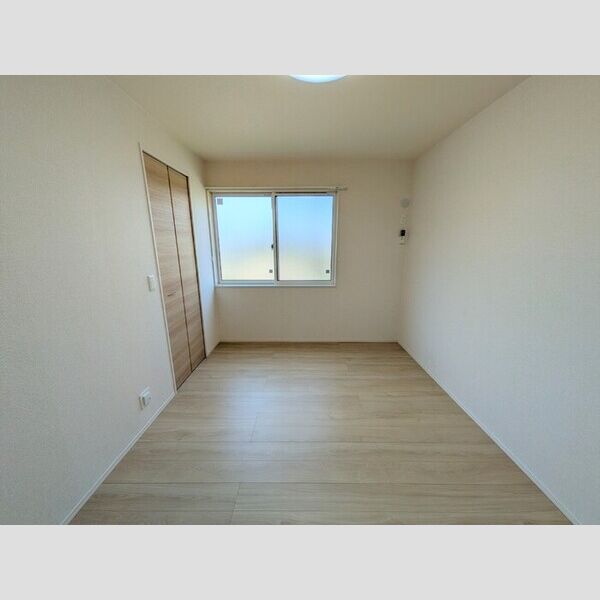 その他 (北側洋室)