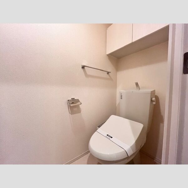 トイレ (温水洗浄暖房便座)