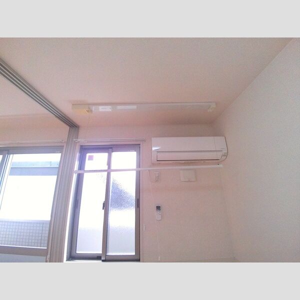 その他設備 (室内物干し)