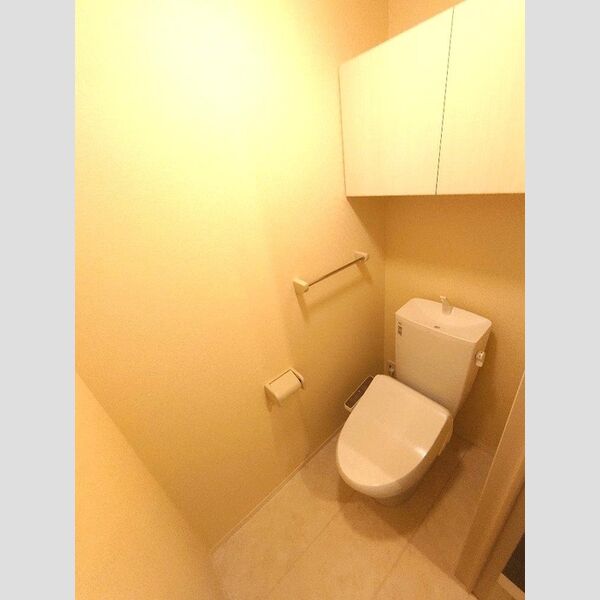 トイレ (トイレ)