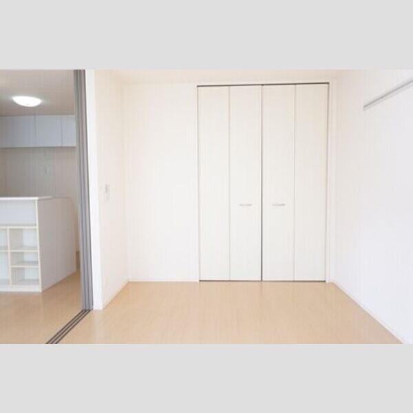 その他 (南側洋室)