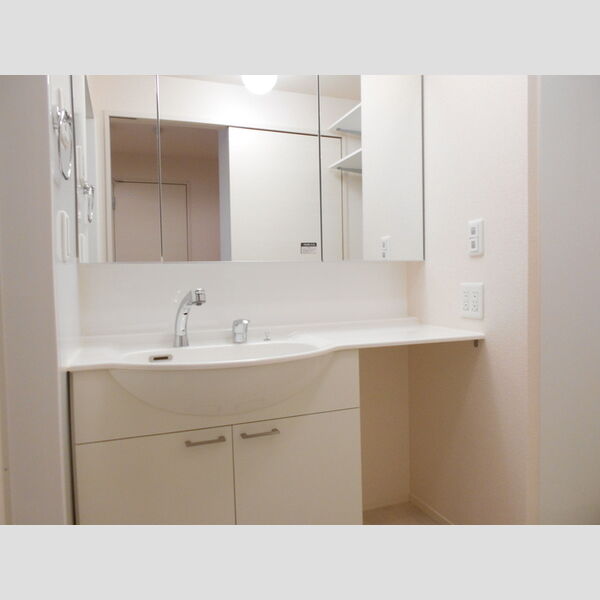 洗面所 (洗髪洗面化粧台)