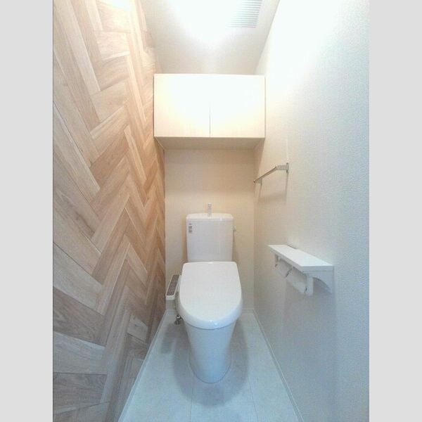 トイレ (温水洗浄暖房便座付トイレ)