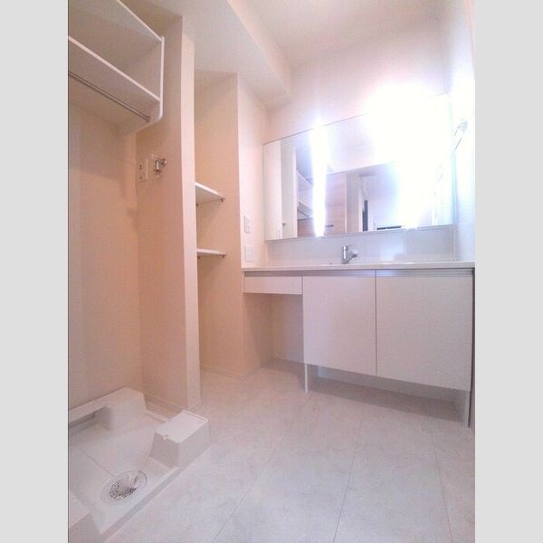 洗面所 (洗髪洗面化粧台)