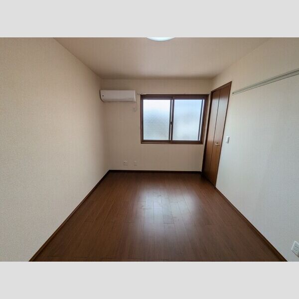 その他 (北側洋室)