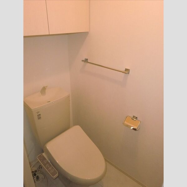 トイレ (トイレ)