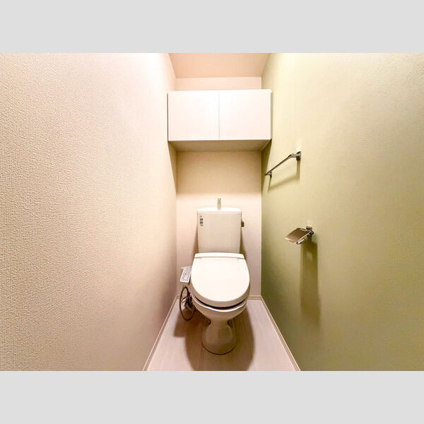 トイレ (温水洗浄暖房便座)