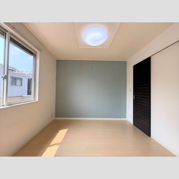 その他 (南側洋室)