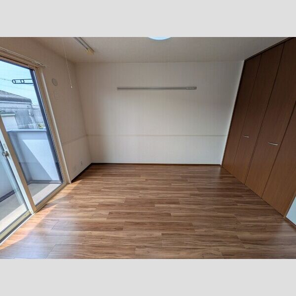 その他 (南側洋室)