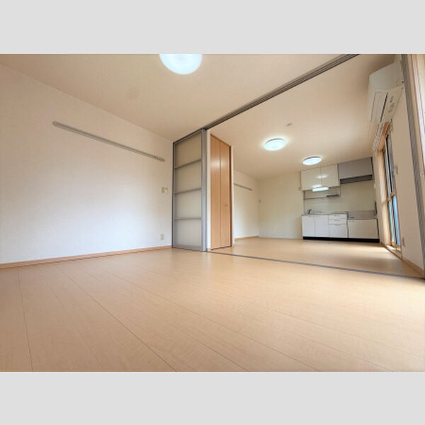 その他 (南側洋室)