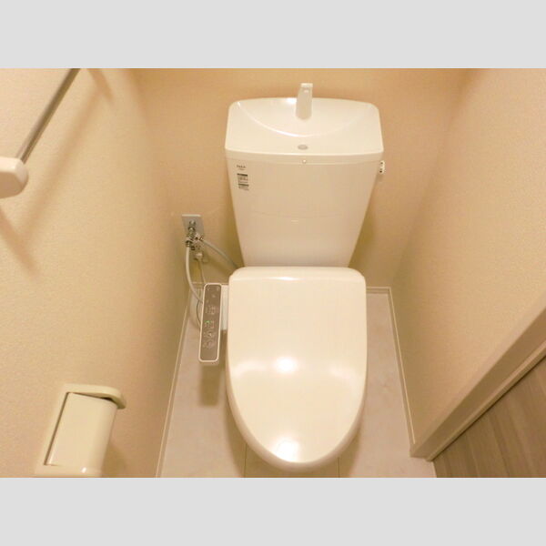 トイレ (温水洗浄暖房便座)