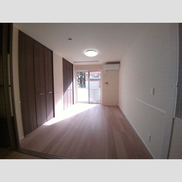 その他 (南側洋室)