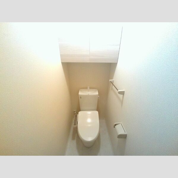 トイレ (温水洗浄暖房便座)