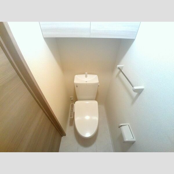 トイレ (温水洗浄暖房便座)