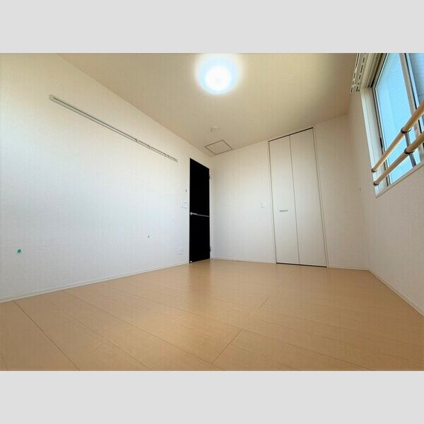 その他 (北側洋室)