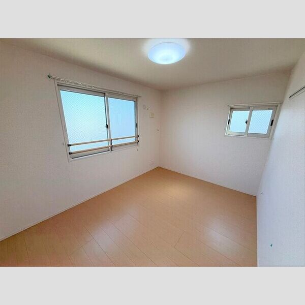 その他 (北側洋室)