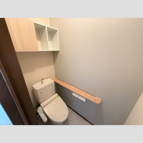 トイレ (温水洗浄暖房便座)