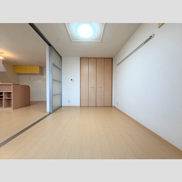 その他 (南側洋室)