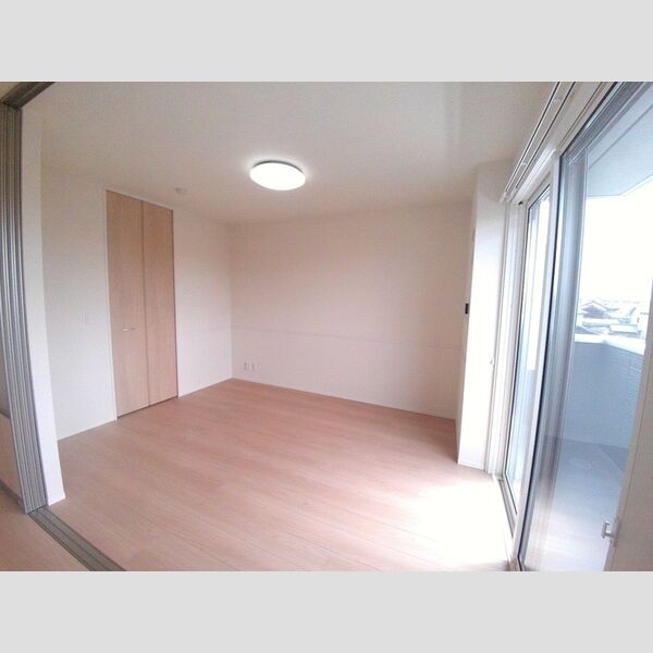 その他 (南側洋室)